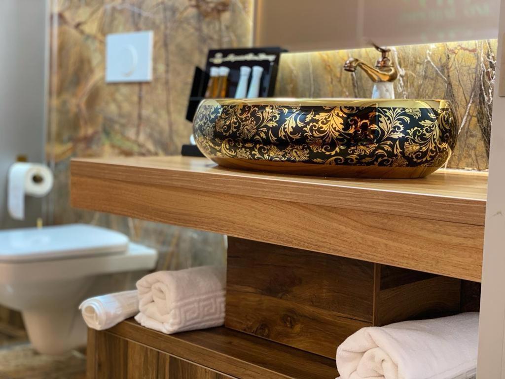 Vila Imperial One Luxury Boutique Hotel Făgăraş Exteriör bild